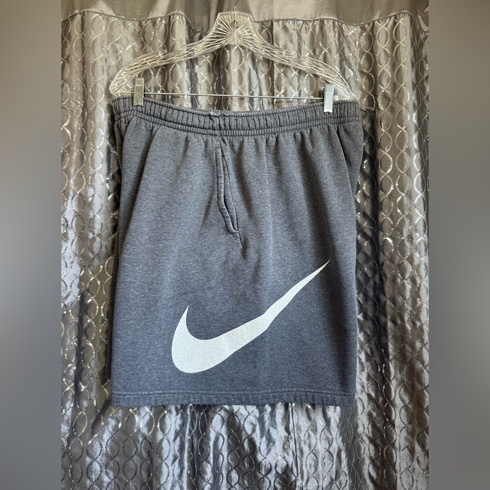 Men’s Nike Gray Athletic Shorts Size XXL